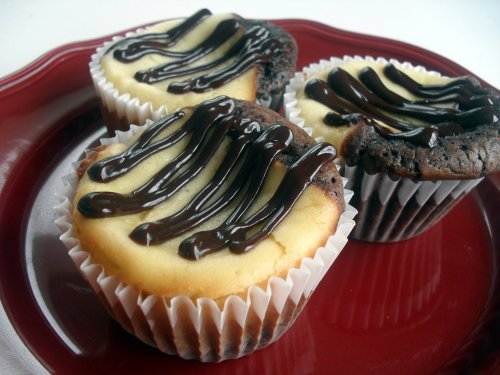 brownie cakes with ganache drizzle