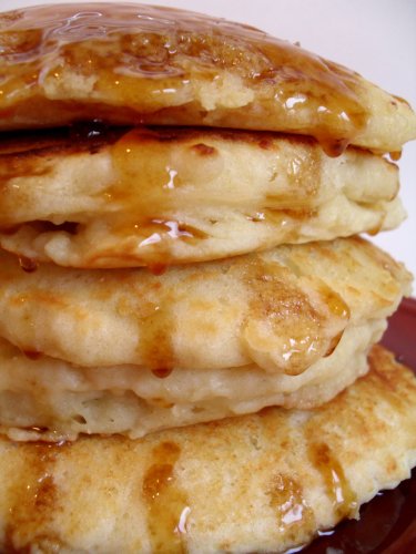 Fluffy Buttermilk Pancakes | veronicascornucopia.com