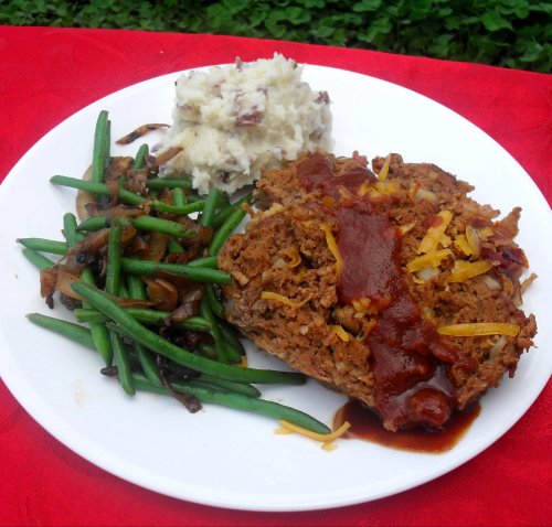 flatlander meatloaf, green beans with caramelized onions & roasted garlic mashed potatoes