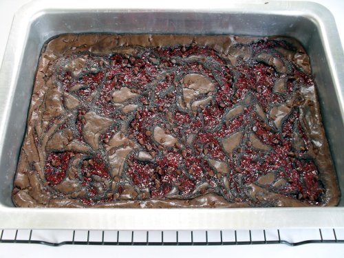 raspberry swirl brownies 7-15-10