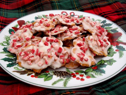 peppermint pretzel crisps