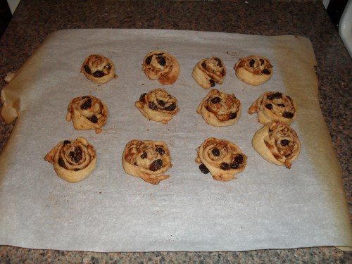 cinnamon roll pie crust cookies, cooling